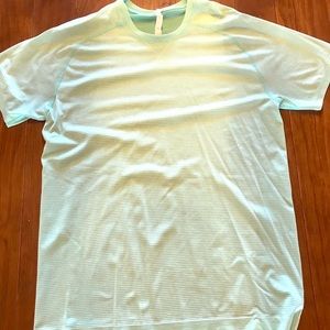 Men’s Lululemon athletic shirt. XL